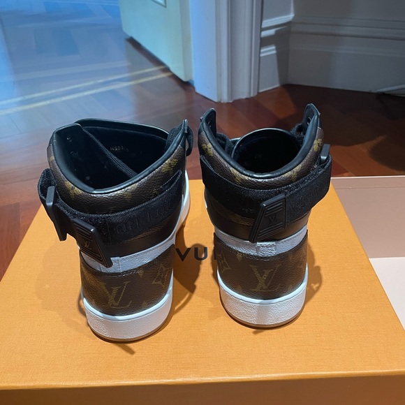 COPY - Louis Vuitton Rivoli Sneakers Brand new - Picture 2 of 9